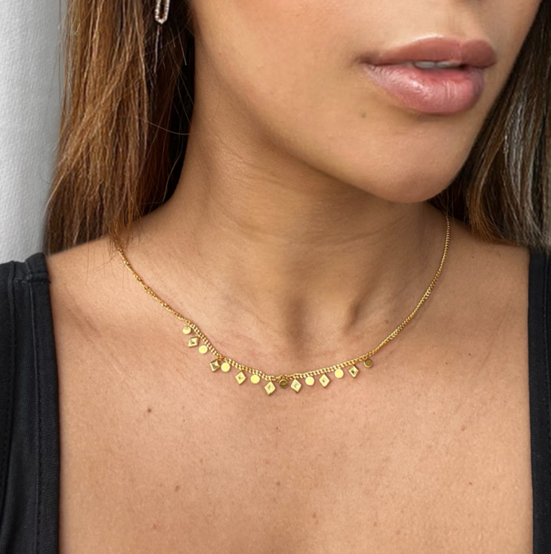 Collier bohème fin et doré avec formes géométriques en acier inoxydable AZTÈQUE