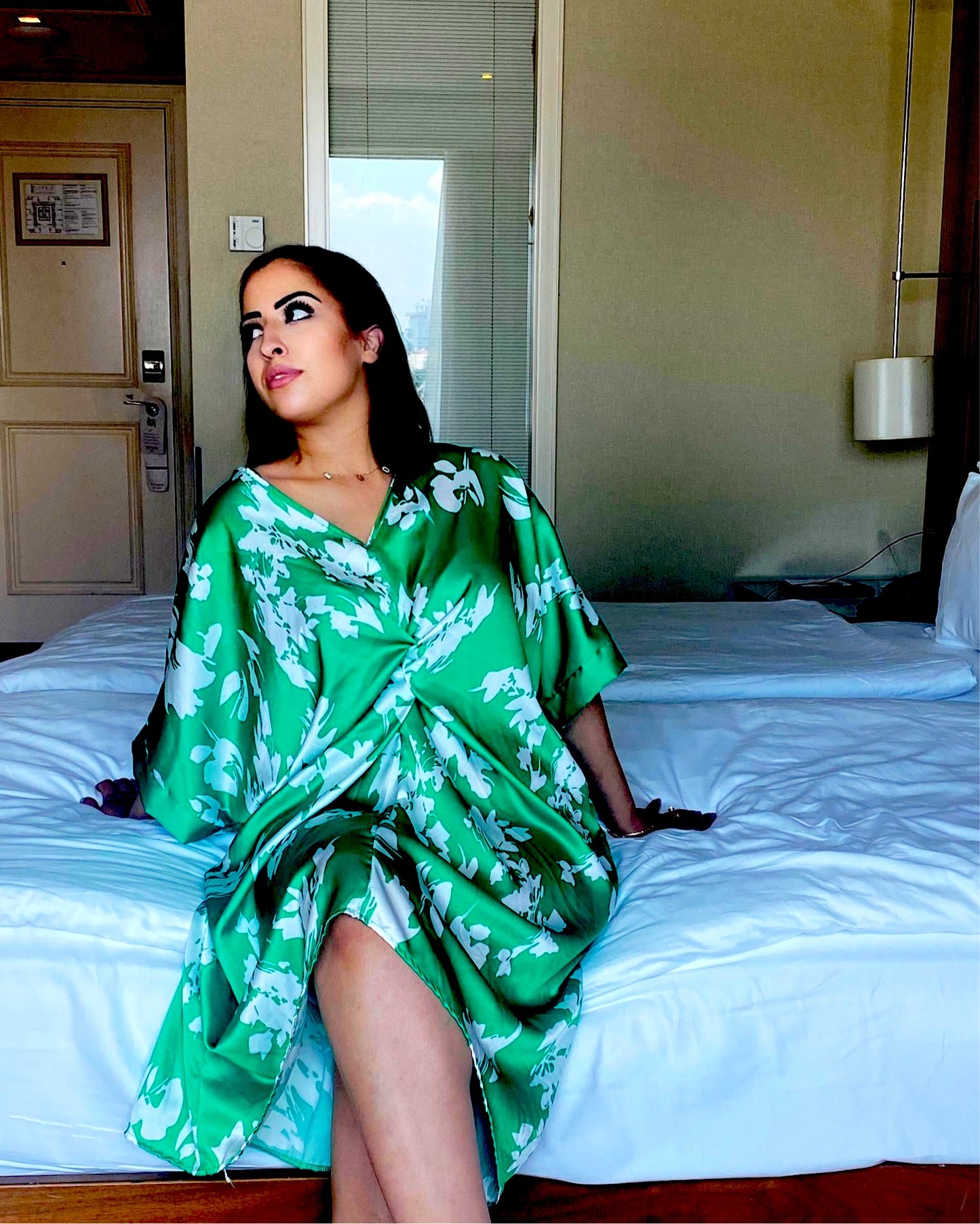 Robe ample drapée à motif