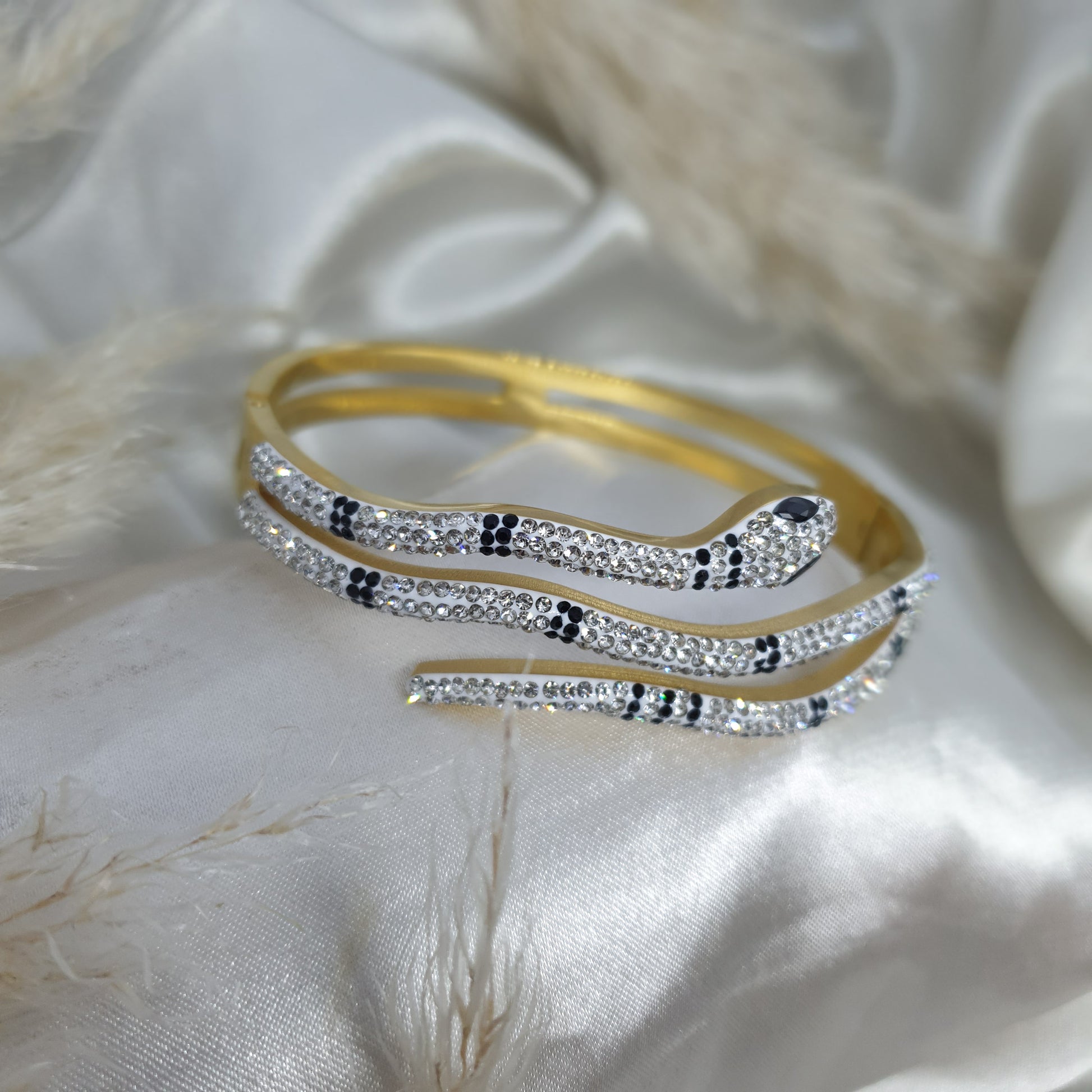Bracelet coup de cœur serpent diamantée - ZAKOUTAA