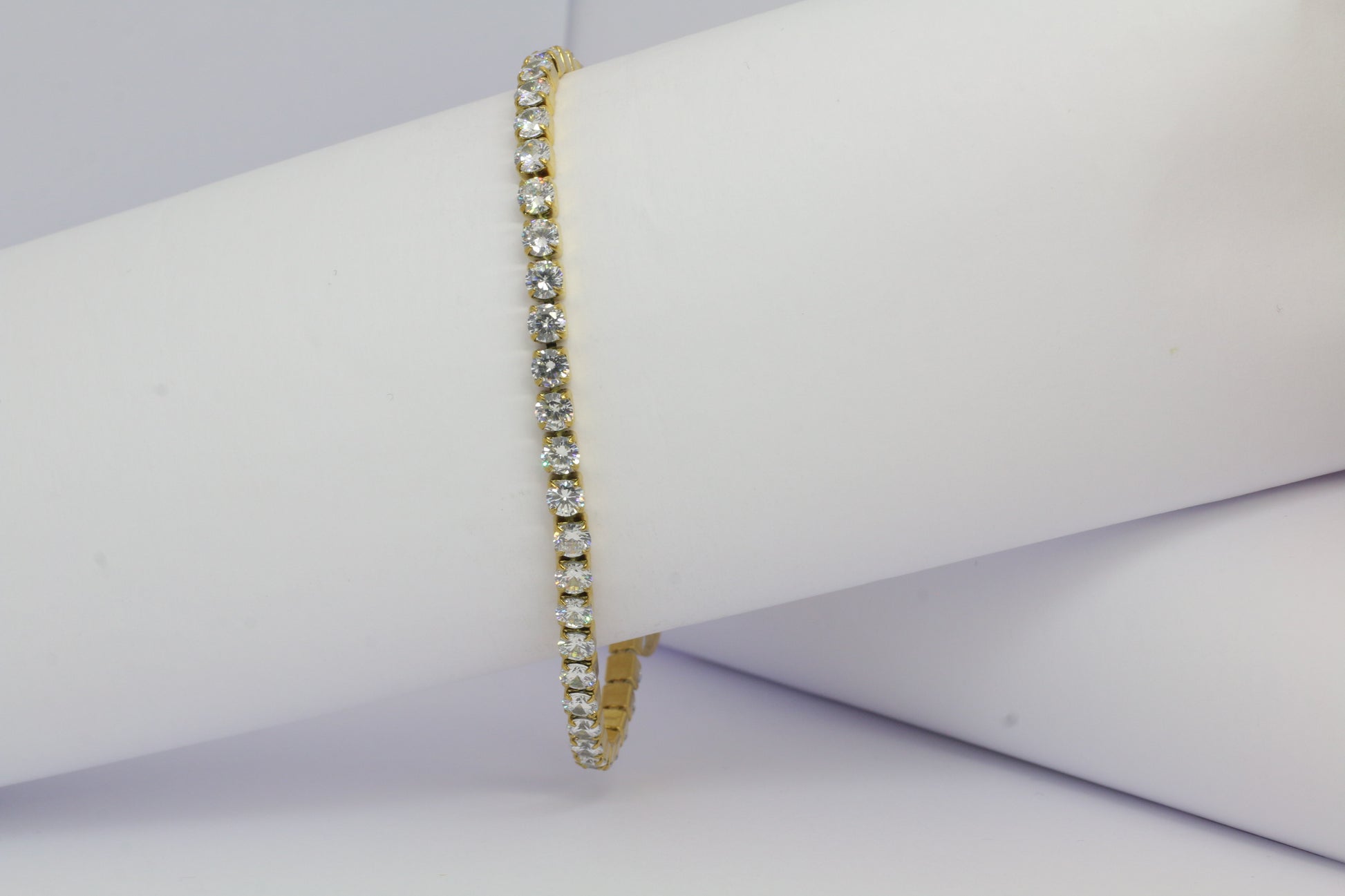 Bracelets doré élégant avec diamants en acier inoxydable - ZAKOUTAA