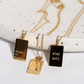 collier pendentif plaque rectangle personnalisé Avec un petit mot ou bien un prénom.